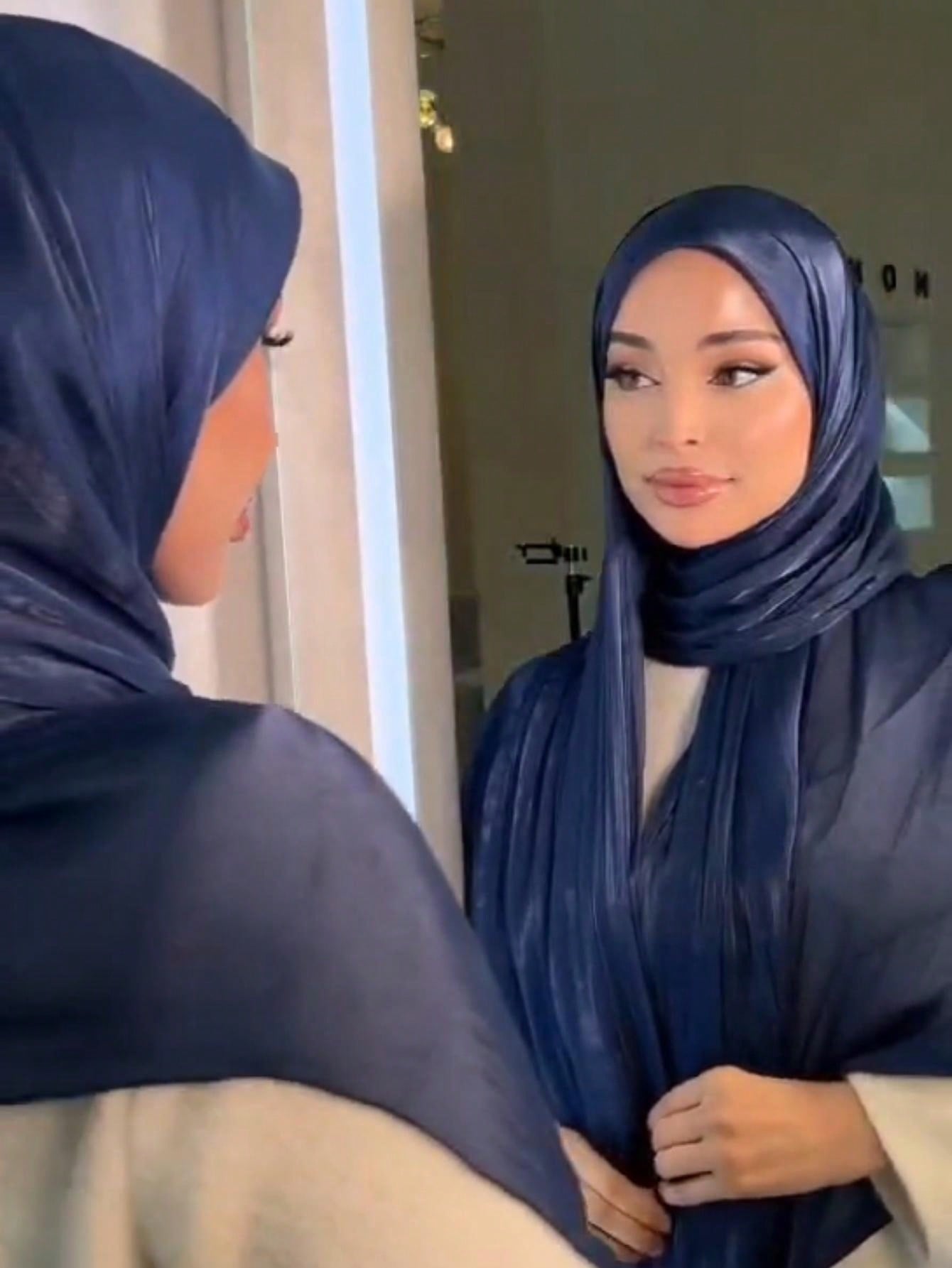 Women’s Silk Island Headscarf
