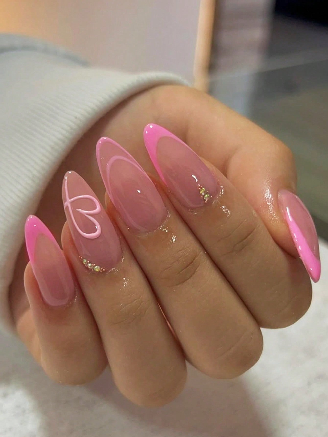 Women’s Romantic Pink Press-On Nails