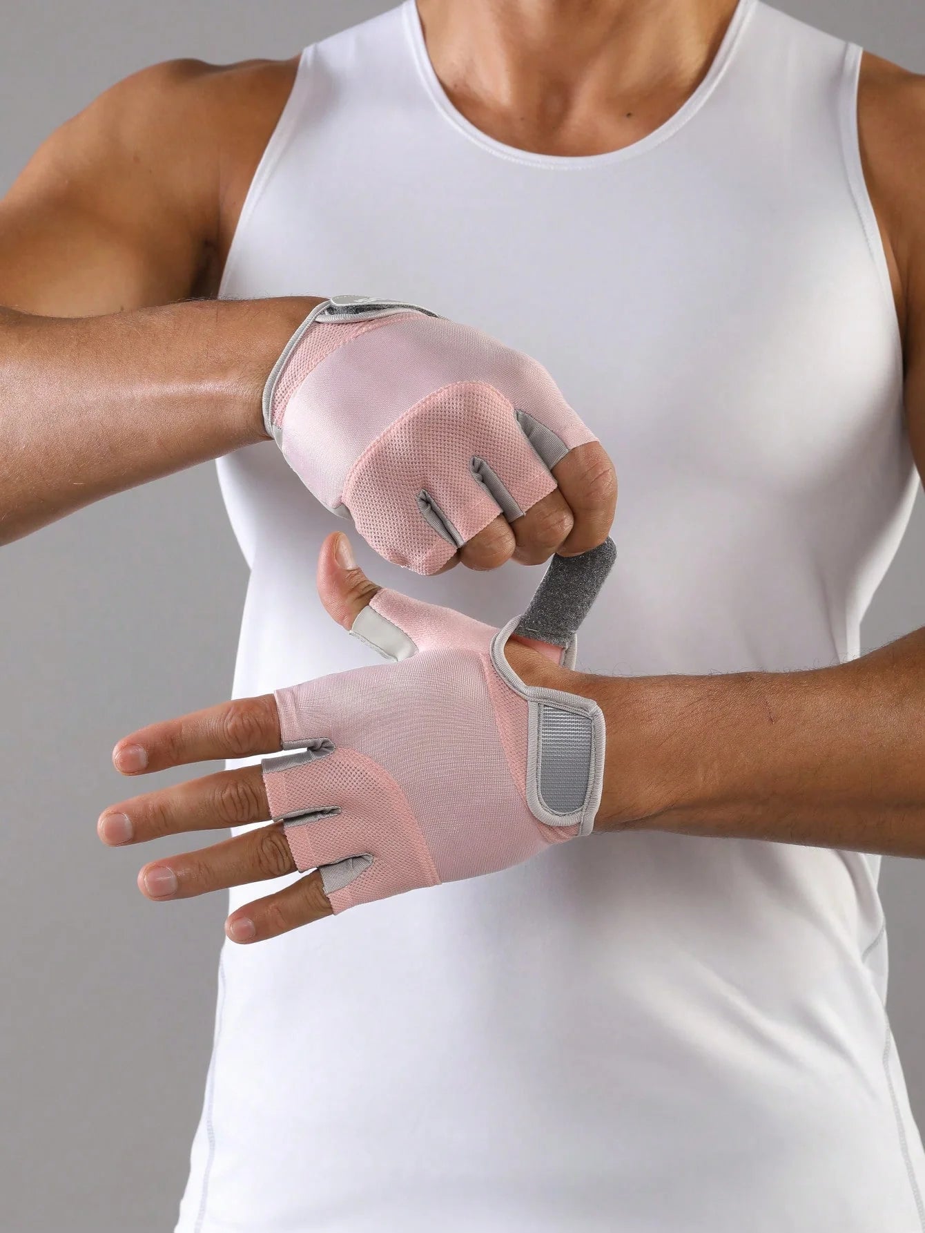 VBOSI Adjustable Breathable Sports Gloves