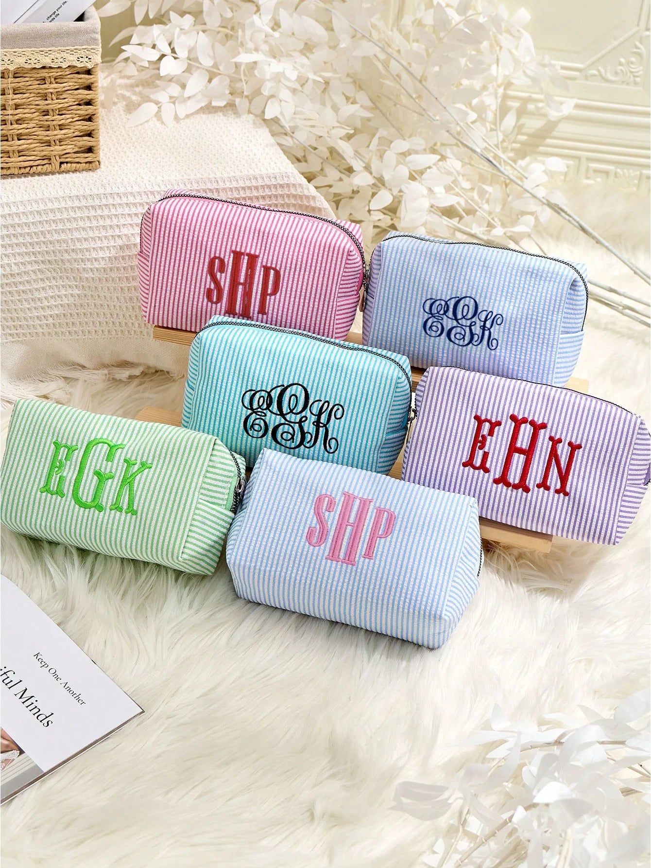 Women’s Personalized Embroidered Makeup Bag