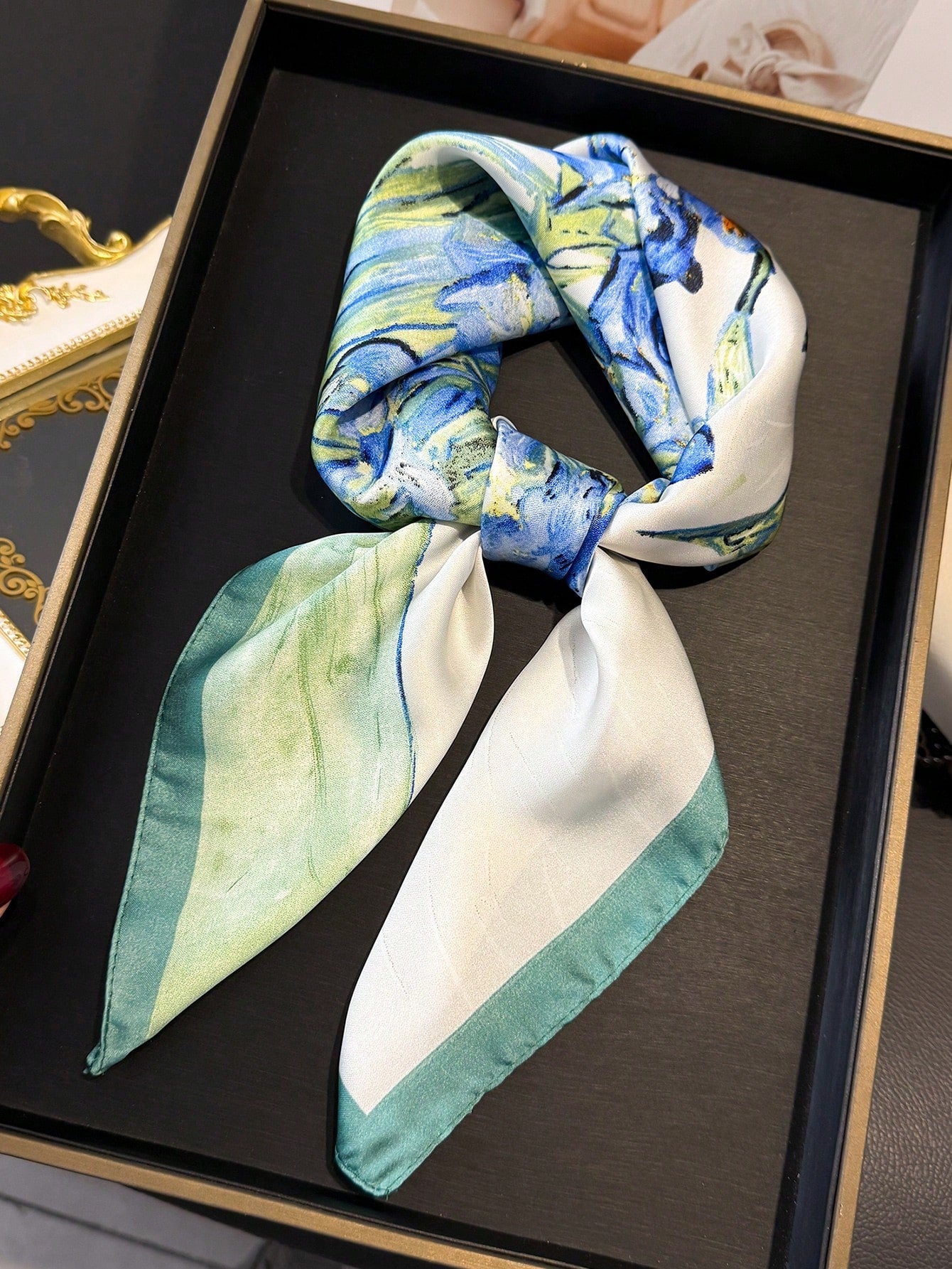 Women’s Retro Printed Satin Scarf