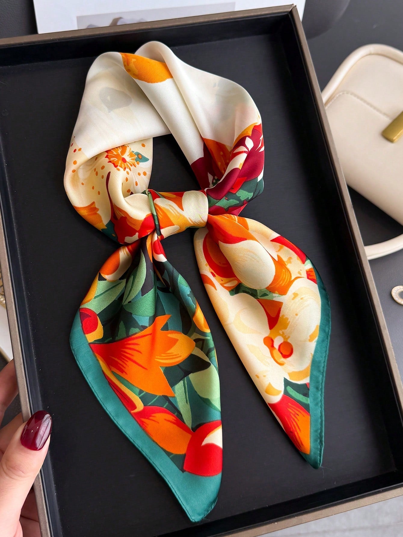 Women’s Retro Printed Satin Scarf